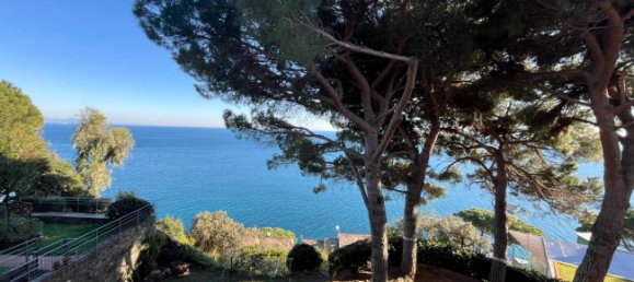 4 bedrooms Apartment in Arenzano, Italy No. 320288 18