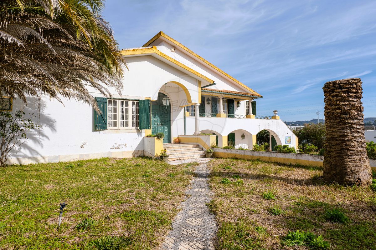 12 bedrooms House in Entroncamento, Portugal No. 182266