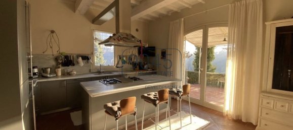 Дом с 7 спальнями в Монтополи ин Валь д’Арно, Италия № 404352 10