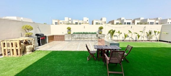 4 bedrooms Villa in Al Dair, Bahrain No. 1660 2