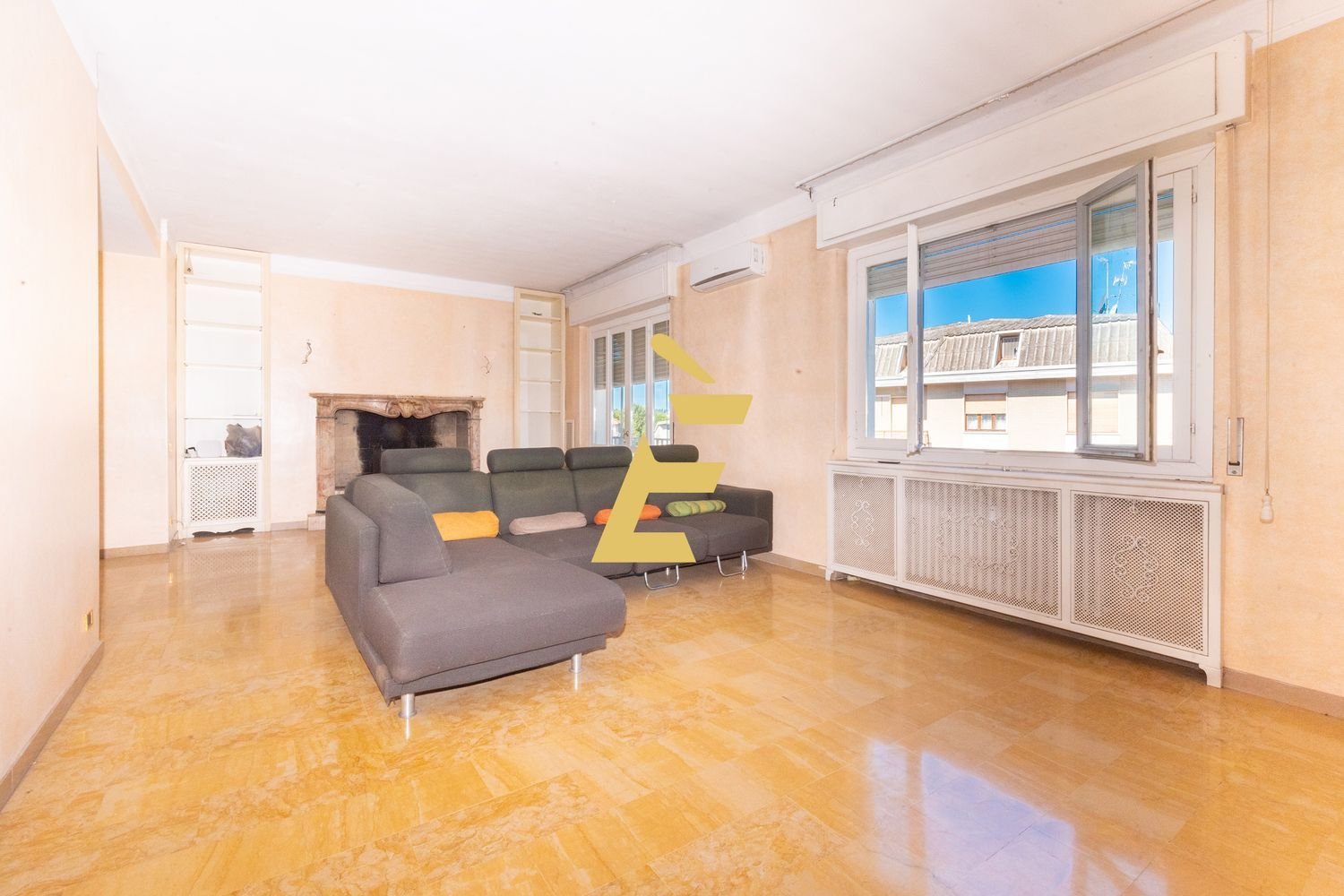 4 bedrooms Apartment in Valenza, Italy No. 340534