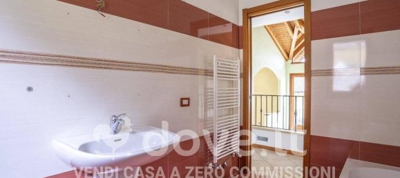 4غرفة فيلا في Sangiano, Italy رقم 28848 28