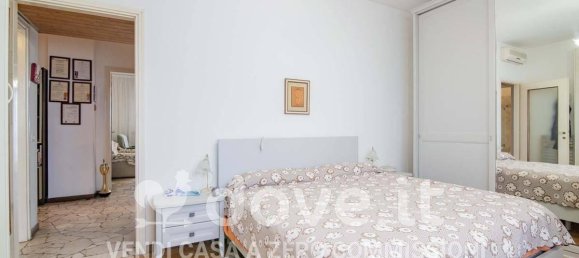 3-salle Appartement à Mediglia, Italy No. 32050 14