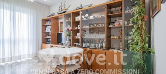 3-salle Appartement à Mediglia, Italy No. 32050 12