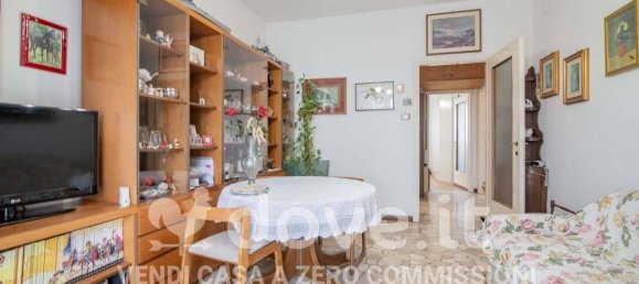 3-salle Appartement à Mediglia, Italy No. 32050 2