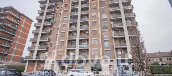 3-salle Appartement à Mediglia, Italy No. 32050 60