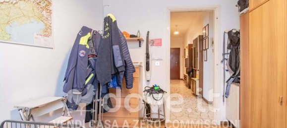 3-salle Appartement à Mediglia, Italy No. 32050 28