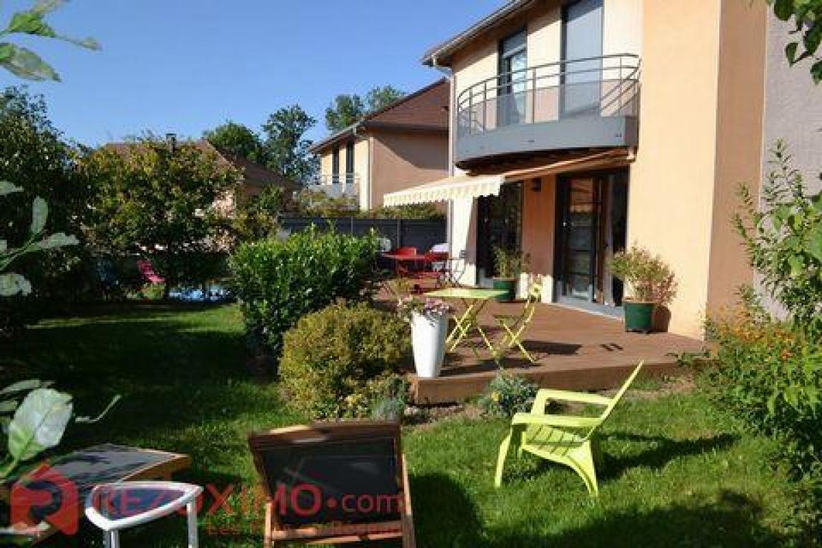 3 bedrooms House in Beaumont, France No. 9451