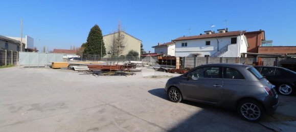 Terrain à Roverbella, Italy 660m² No. 61394 4