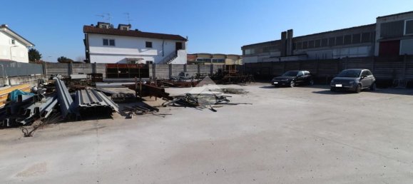 Terrain à Roverbella, Italy 660m² No. 61394 7