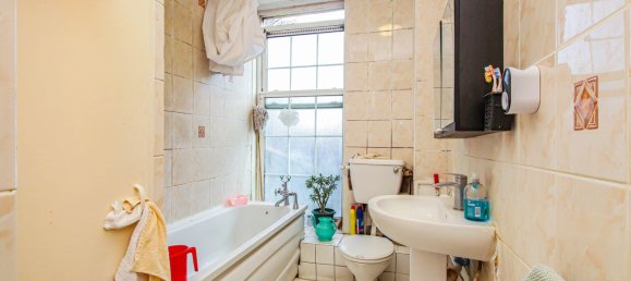 Apartment in Bethnal Green, United Kingdom No. 2147 8