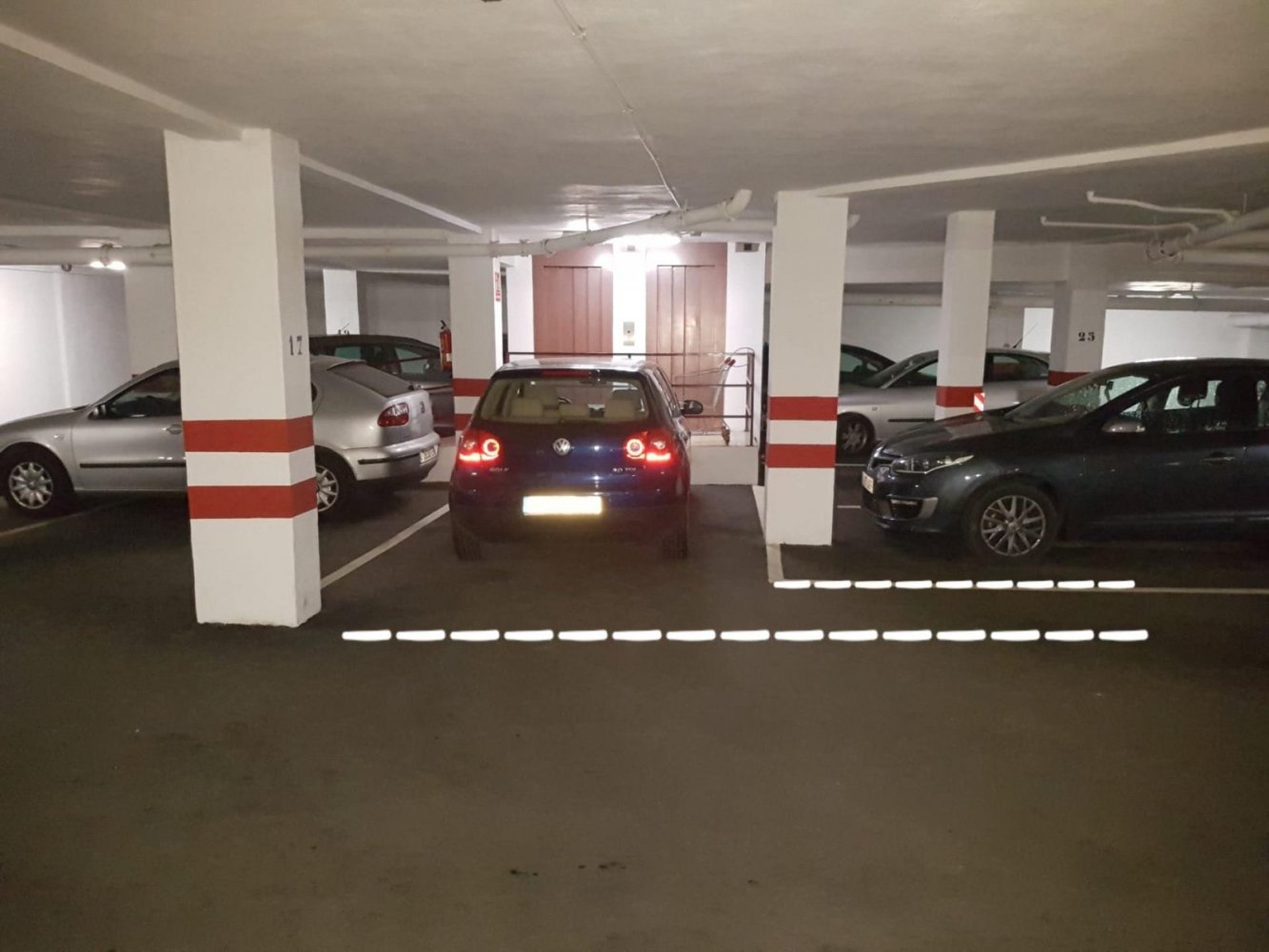  Garage in Alicante, Spain No. 283660