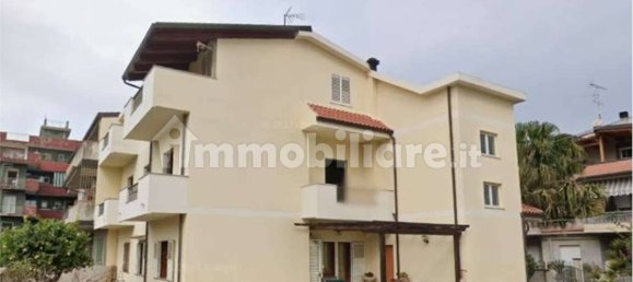 4 Schlafzimmer Wohnung in Gioia Tauro, Italy, Nr. 187954 11