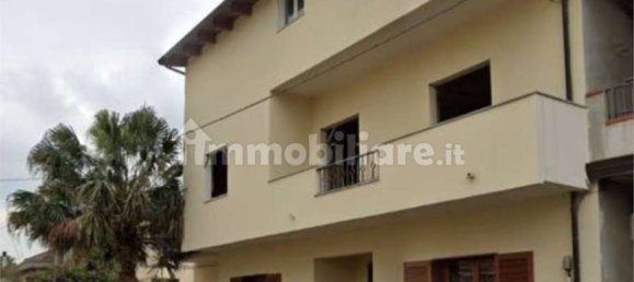 4 Schlafzimmer Wohnung in Gioia Tauro, Italy, Nr. 187954 17