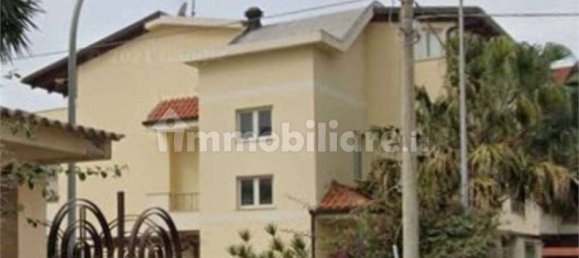 4 Schlafzimmer Wohnung in Gioia Tauro, Italy, Nr. 187954 19