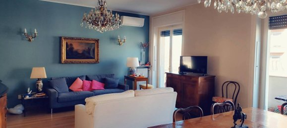 3 bedrooms Apartment in Milan, Italy No. 239762 5
