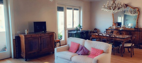 3 bedrooms Apartment in Milan, Italy No. 239762 3