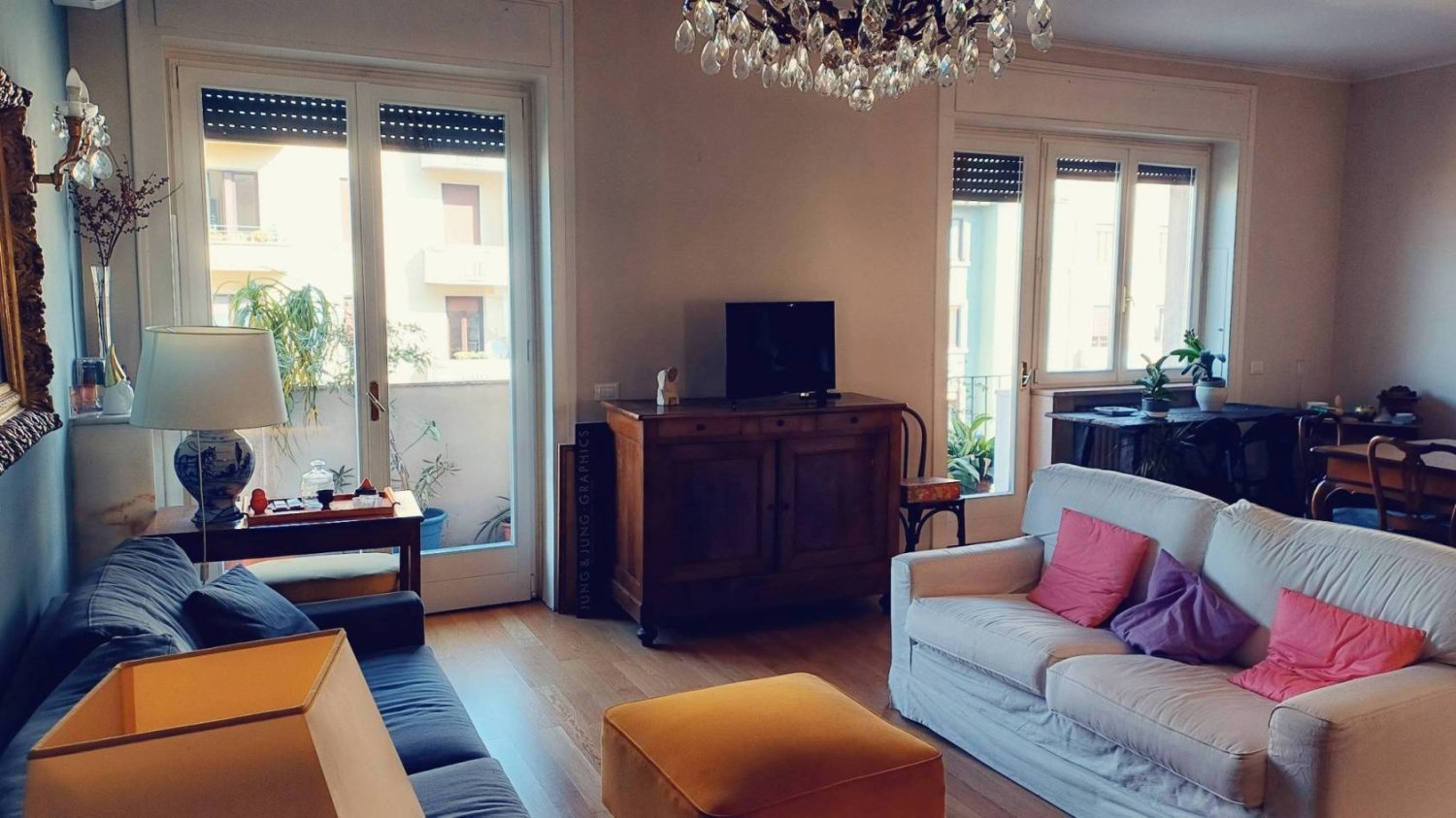 3 bedrooms Apartment in Milan, Italy No. 239762