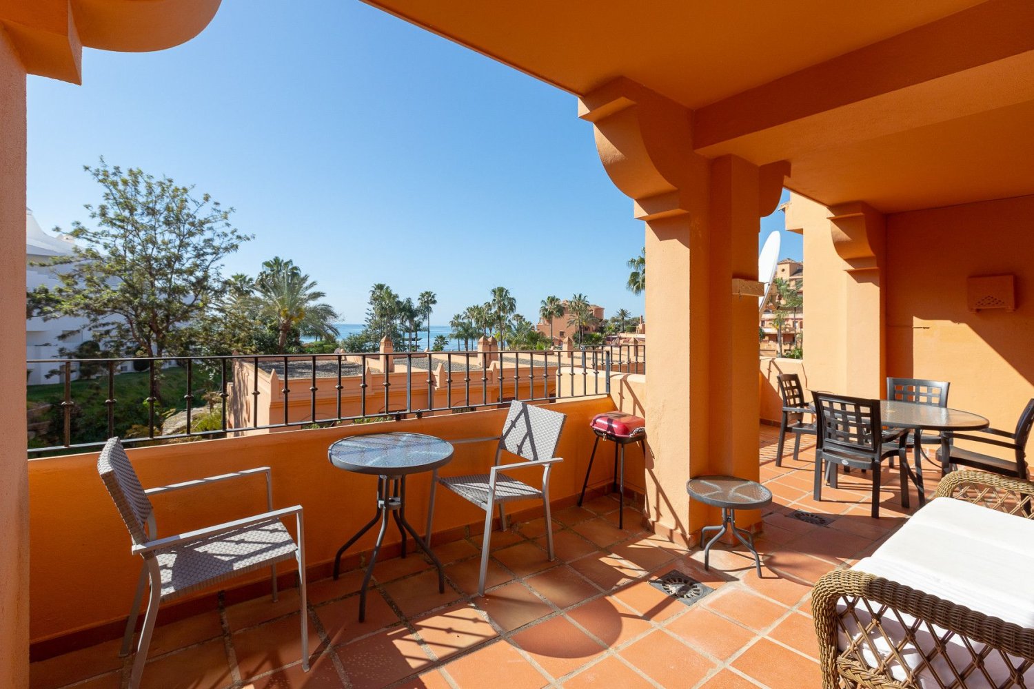 2 bedrooms Apartment in Estepona, Spain No. 170040