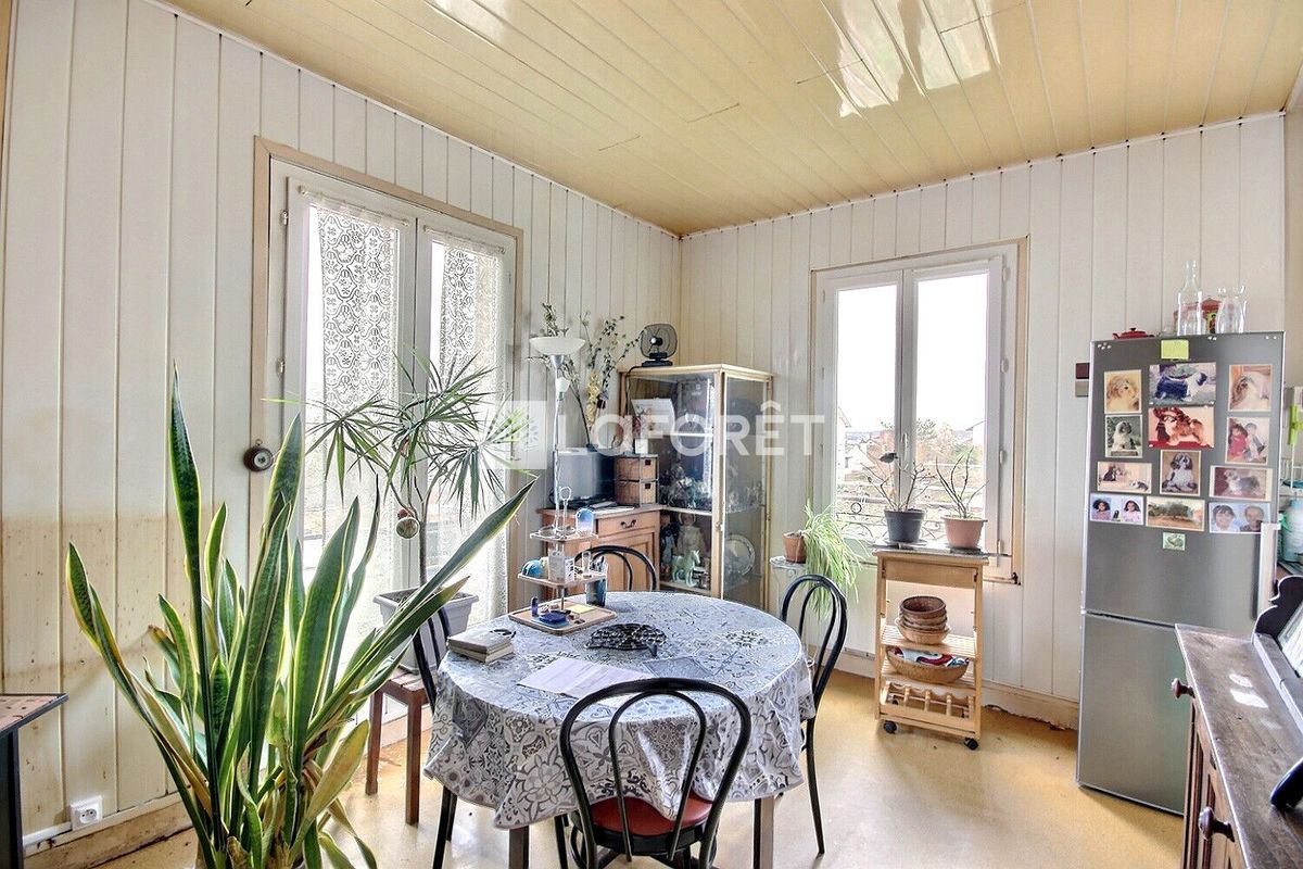 2 bedrooms Apartment in Suresnes, France No. 125213