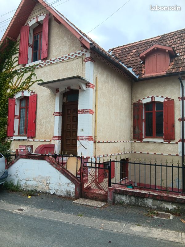 Casa de 3 dormitorios en Casteljaloux, France No. 318831