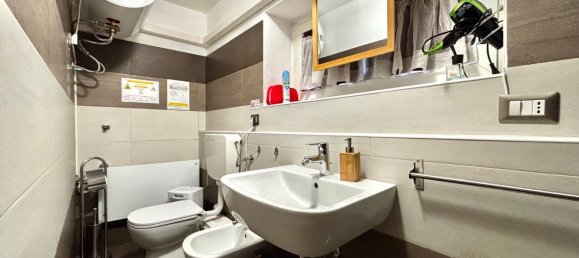 2-salle Appartement à Rozzano, Italy No. 8492 8