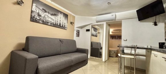 2-salle Appartement à Rozzano, Italy No. 8492 7