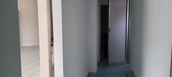 Propriété commerciale à Caltanissetta, Italy 94m² No. 48764 10