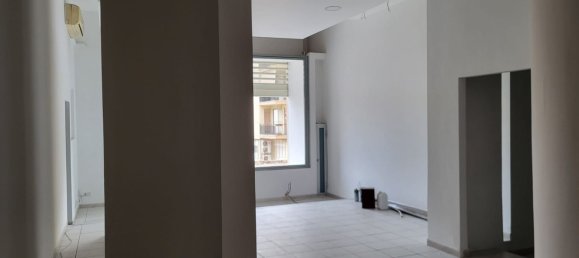 Propriété commerciale à Caltanissetta, Italy 94m² No. 48764 3