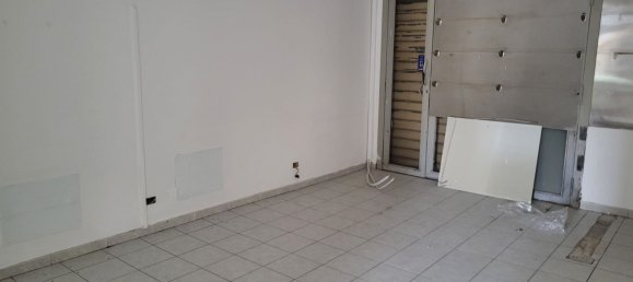 Propriété commerciale à Caltanissetta, Italy 94m² No. 48764 13