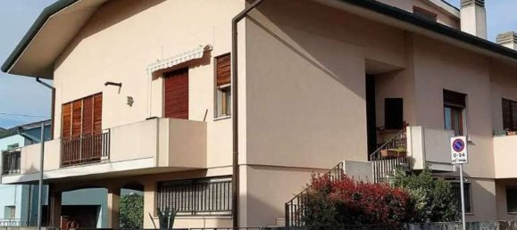 13 rooms Apartment in Rovigo, Italy No. 52437 9
