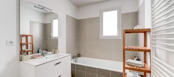 3 Schlafzimmer Haus in Venissieux, France, Nr. 351142 12