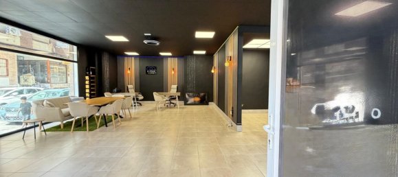 121 m² propiedad comercial en venta en Torrevieja, Alicante, Comunidad Valenciana, Spain № 370087 2