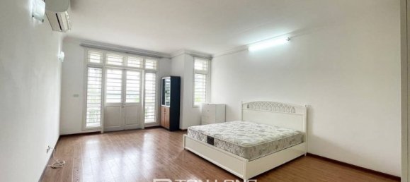 5 bedrooms House in Tay Ho, Vietnam No. 632 13