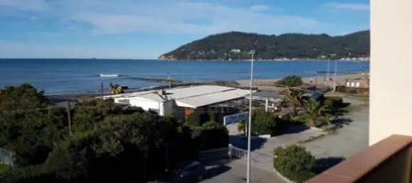 Apartamento de 5 habitaciónes en Sarzana, Italy No. 71747 3