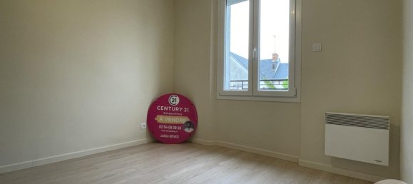 3 bedrooms House in Chateauroux, France No. 153839 6