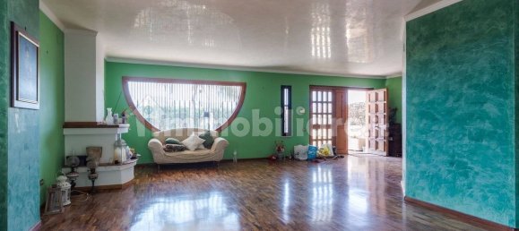 4 bedrooms Villa in Catania, Italy No. 272599 2