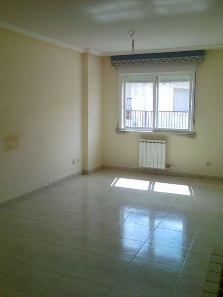 Apartamento de 3 dormitorios en Villamayor, Spain No. 71144