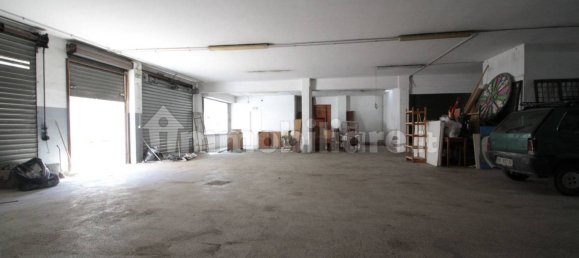 Коммерческая недвижимость с 5 комнатами в Рим, Италия № 140902 8