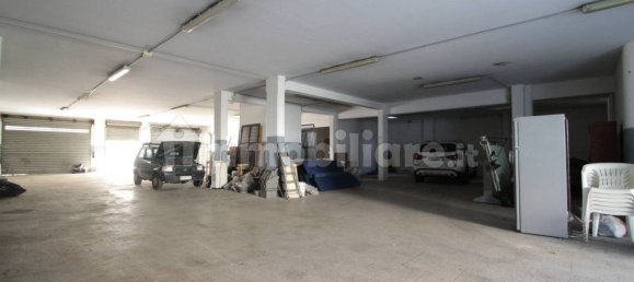 Коммерческая недвижимость с 5 комнатами в Рим, Италия № 140902 10