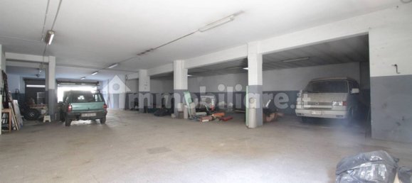 Коммерческая недвижимость с 5 комнатами в Рим, Италия № 140902 6