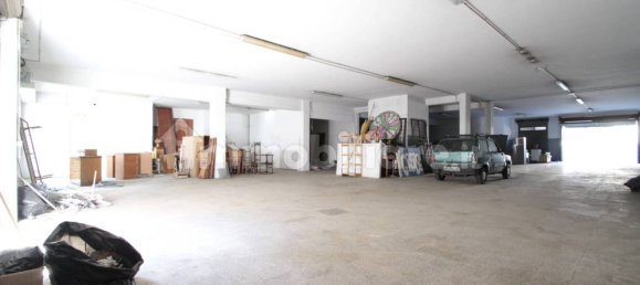 Коммерческая недвижимость с 5 комнатами в Рим, Италия № 140902 2