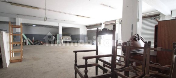 Коммерческая недвижимость с 5 комнатами в Рим, Италия № 140902 4