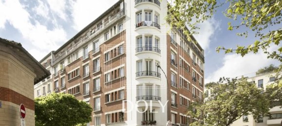 1 bedroom Apartment in Clichy, France No. 296570 5