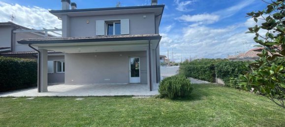 2 bedrooms Villa in Buggiano, Italy No. 358167 3