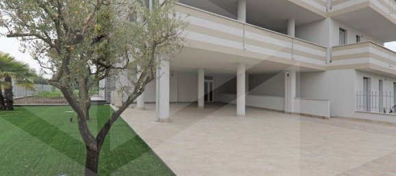 Квартира с 2 спальнями в Монца, Италия № 31390 4