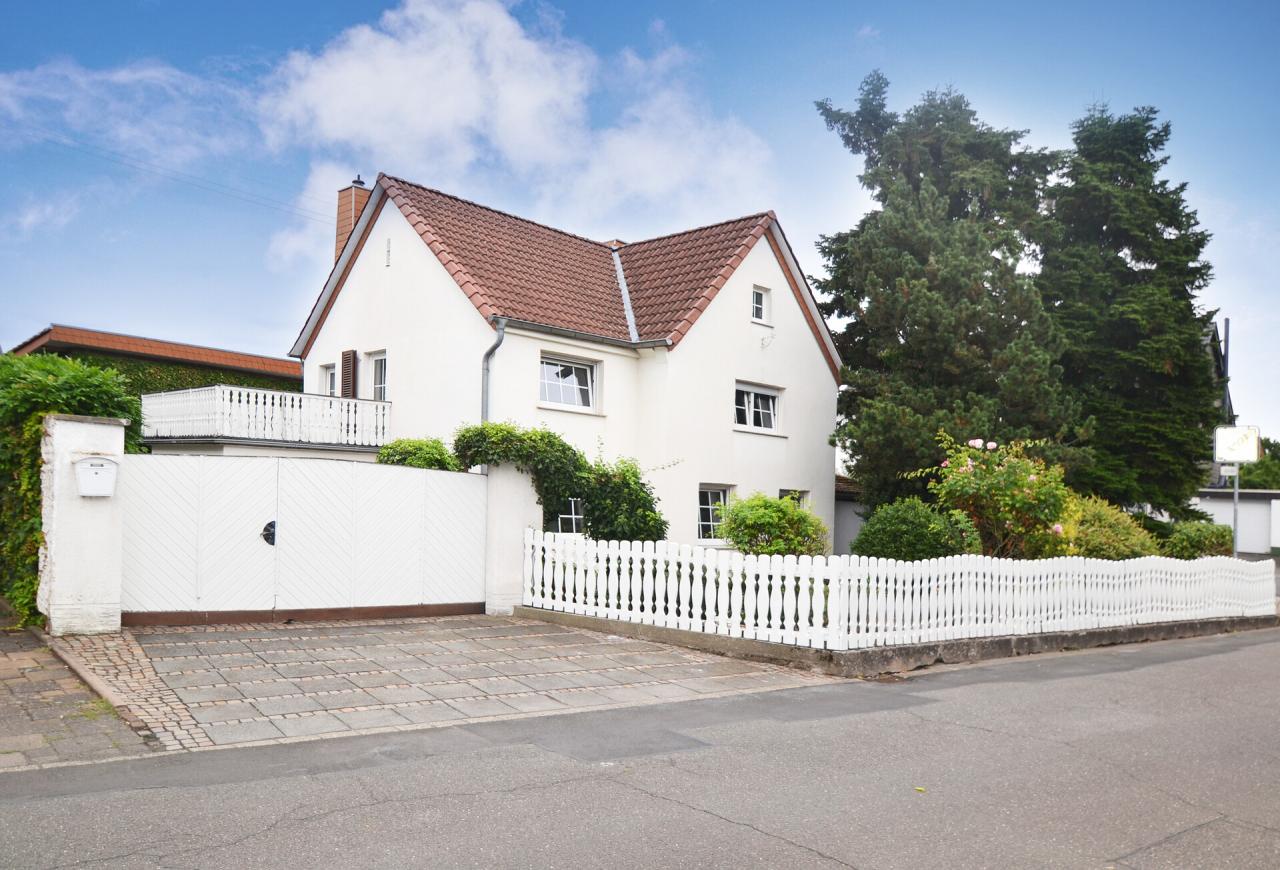 Дом с 3 спальнями в Рейн-Зиг, Германия № 307613