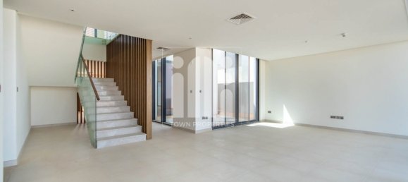 5 bedrooms Villa in Yas Island, UAE No. 6495 6