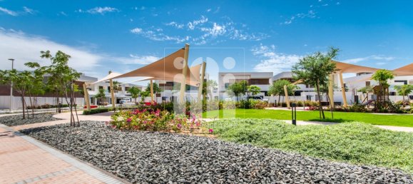 5 bedrooms Villa in Yas Island, UAE No. 6495 25