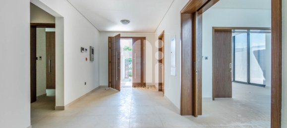 5 bedrooms Villa in Yas Island, UAE No. 6495 11